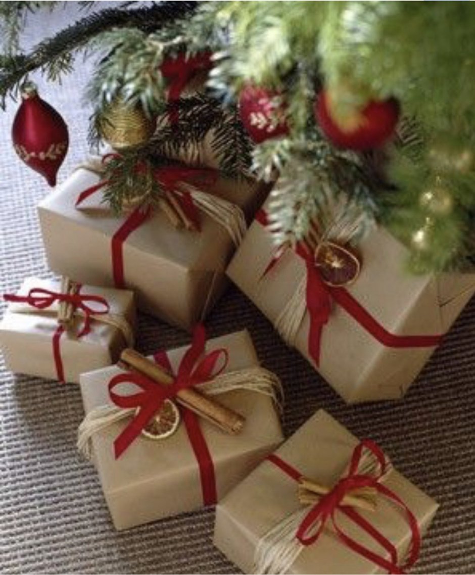 Упаковка подарков под елку