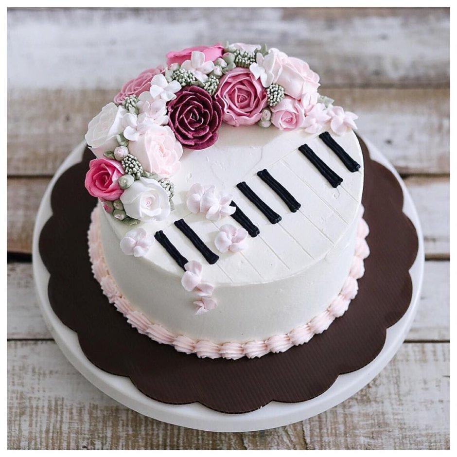 Торт рояль с цветами