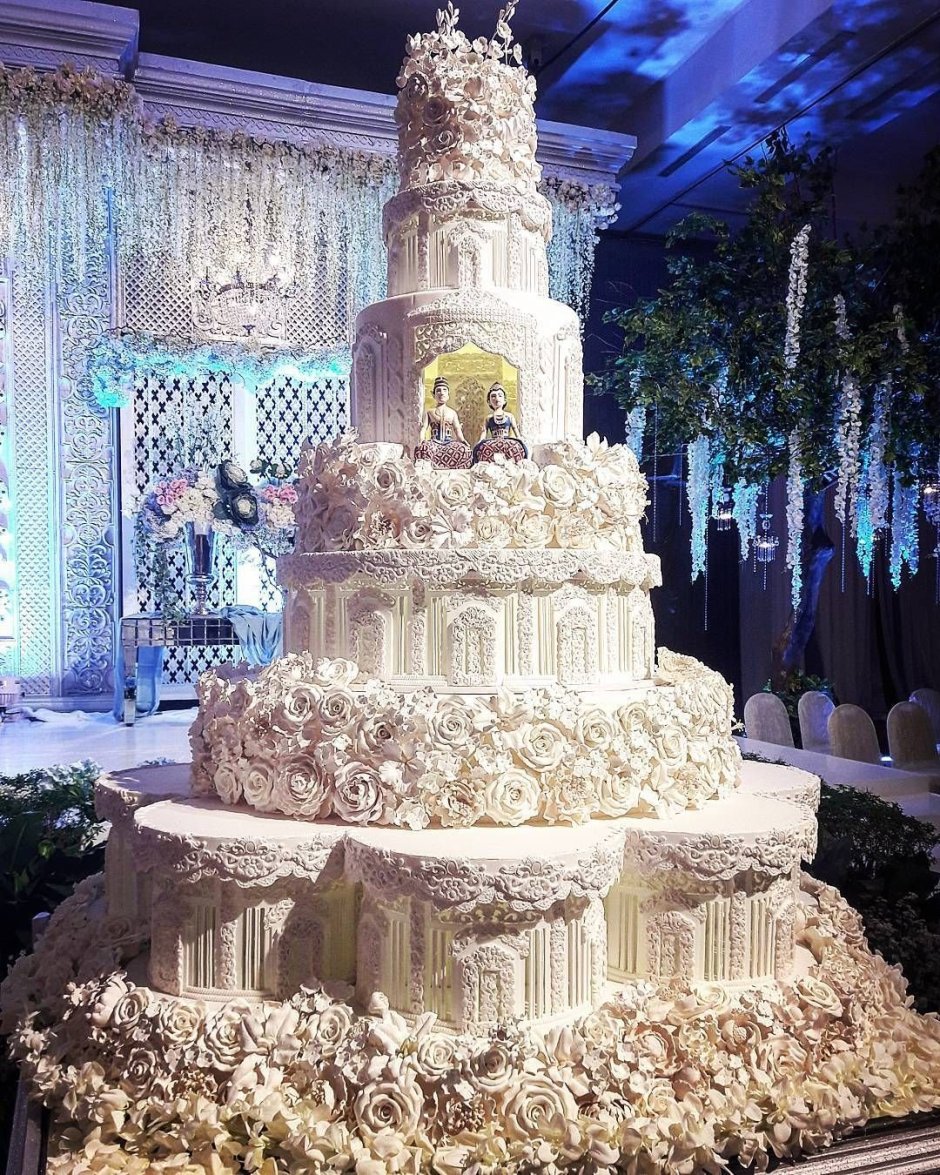 Свадебный торт большой необычный