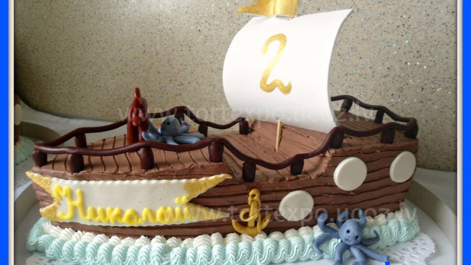 Торт в виде корабля детский