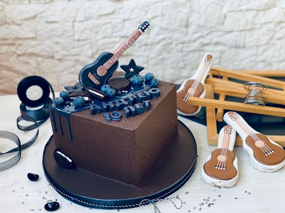 Муссовый торт с гитарой