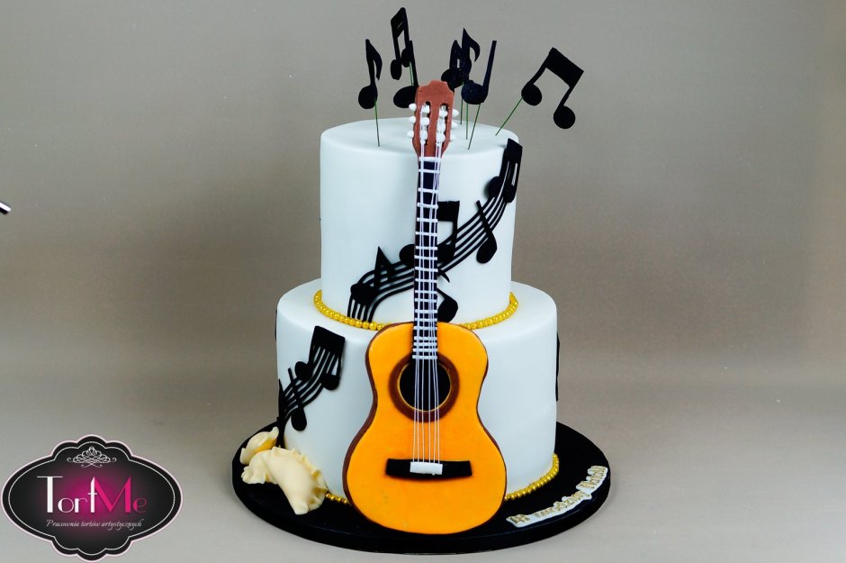 Украшение торта с гитарой