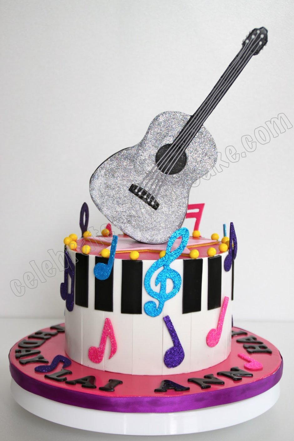 Торт гитара с днем рождения