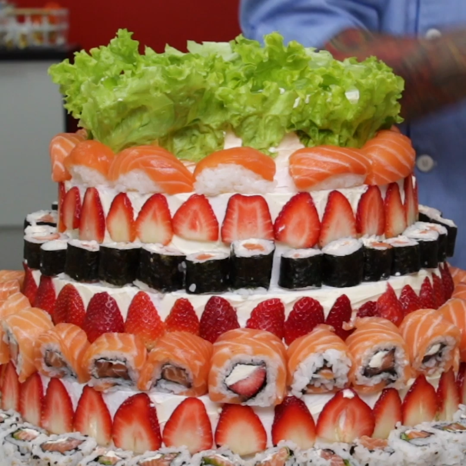 Тануки суши торт