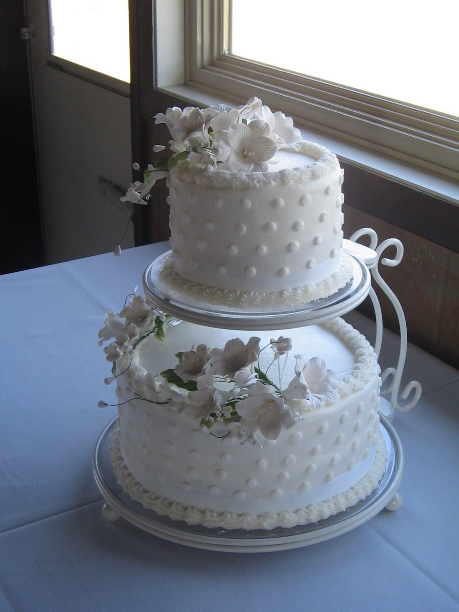 Свадебный торт с фальшярусом