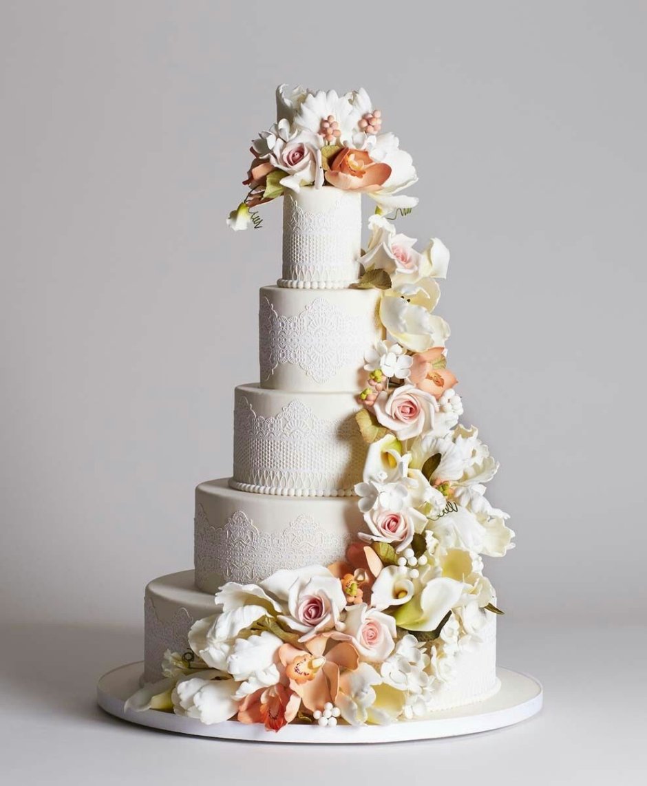 Торт свадебный пятиярусный с цветами