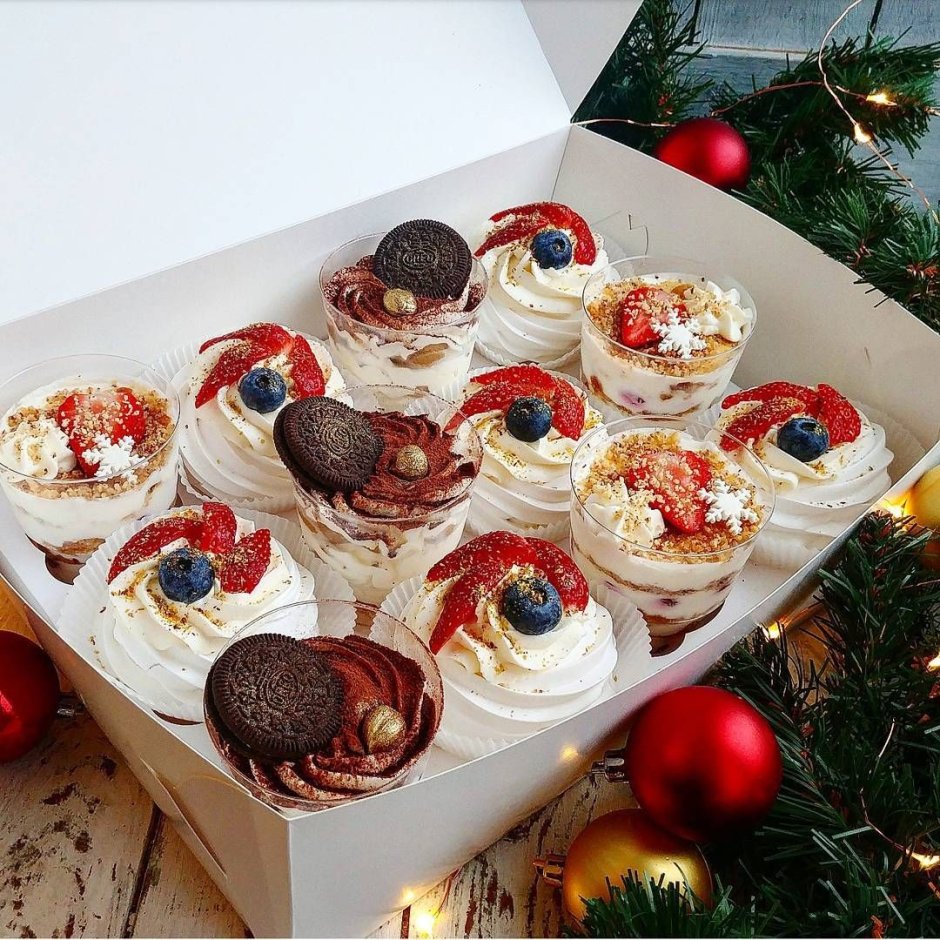 Christmas balls Cupcake tins