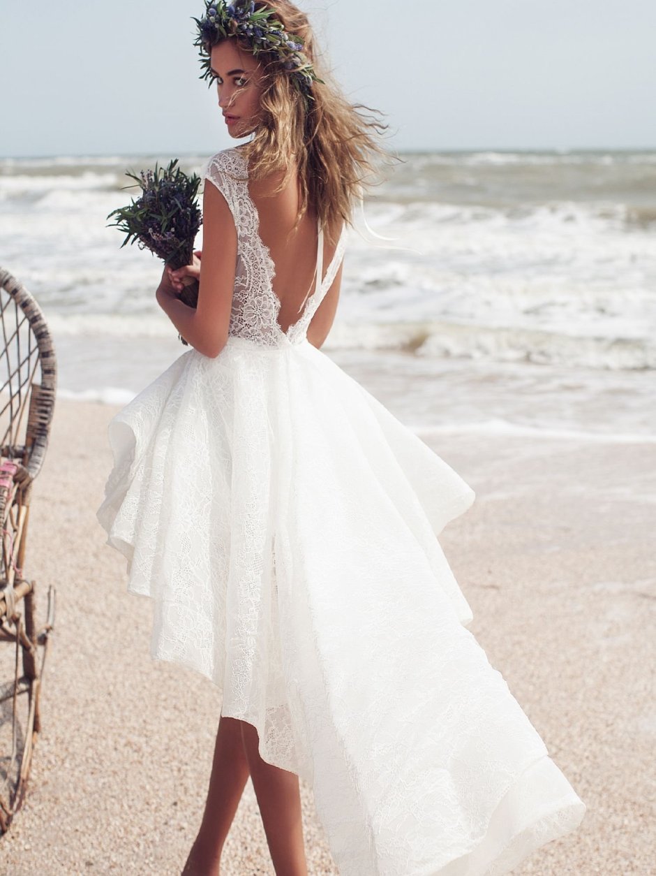 Пляжное свадебное платье короткое