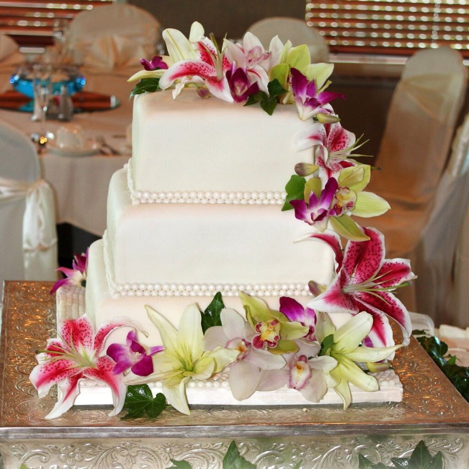 Украшения тортов для невесты квадратный