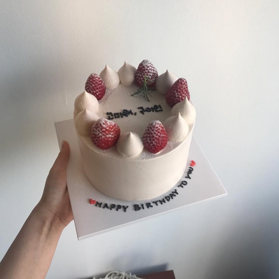Украшение торта в стиле минимализма