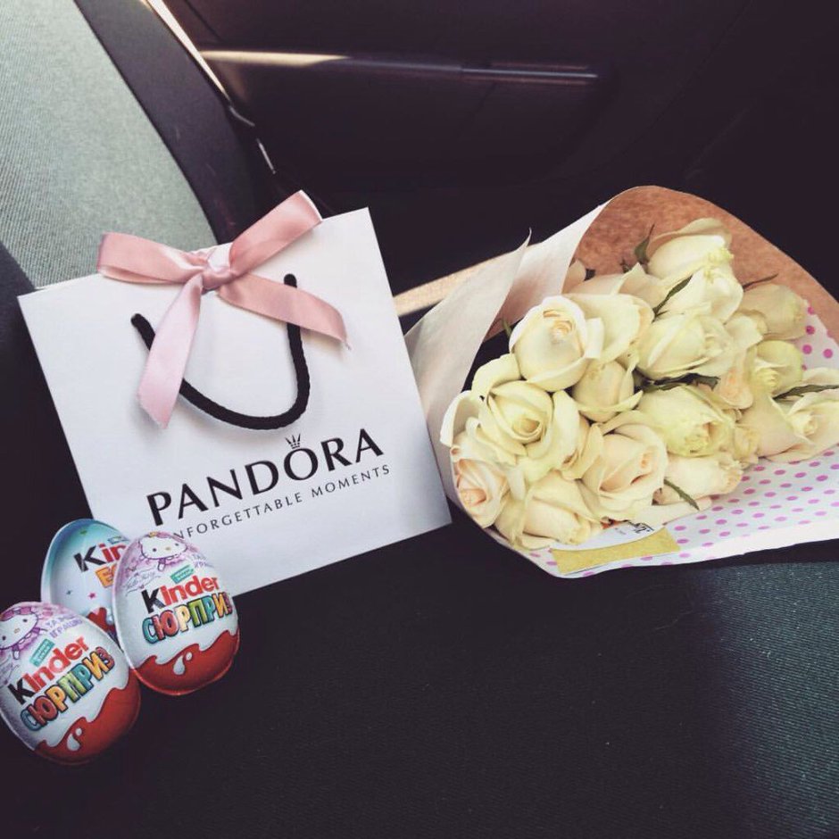 Подарок Пандора и цветы