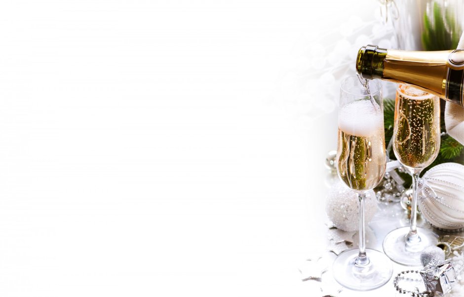 Новогоднее шампанское с бокалами