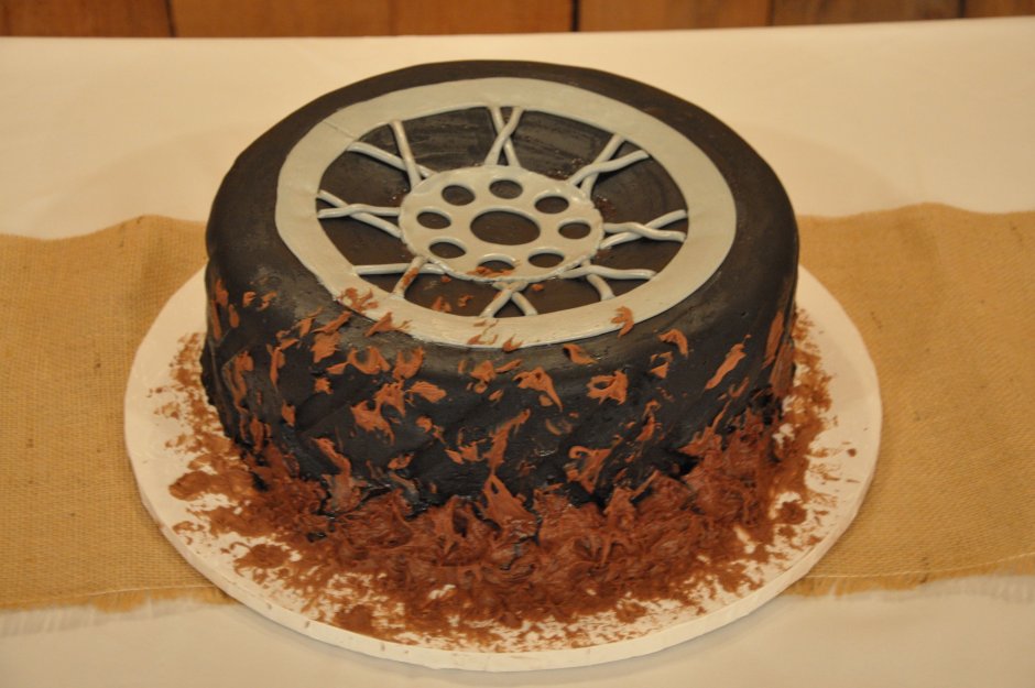 Торт колесо от машины