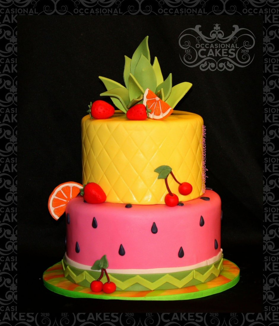 Торт на день рождения с фруктами 2022