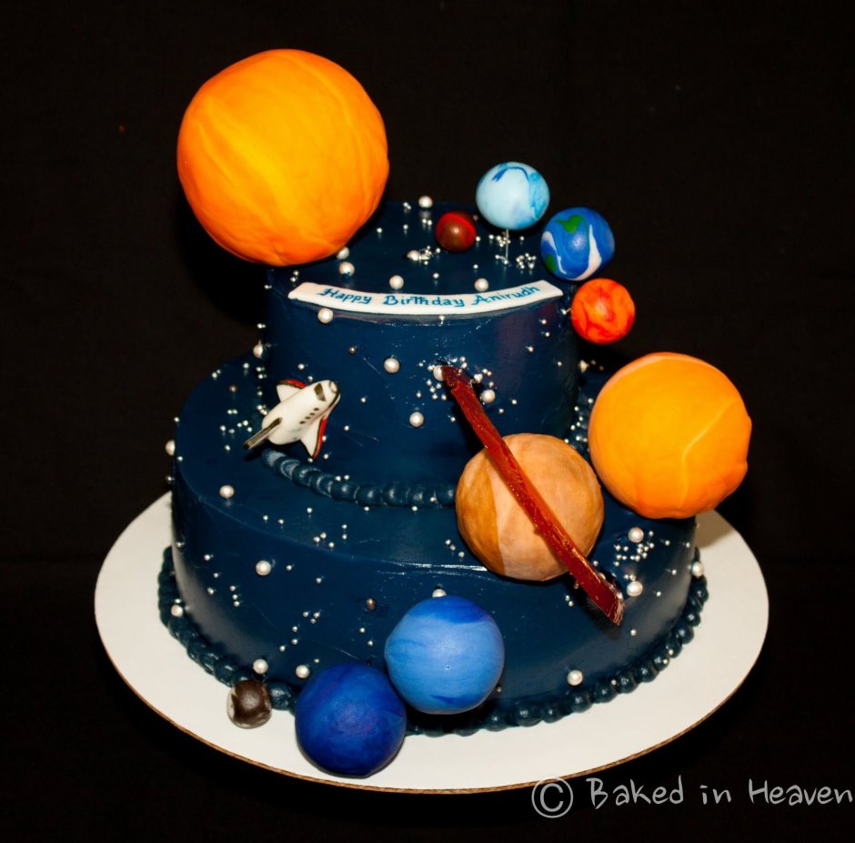 Торт в виде космоса