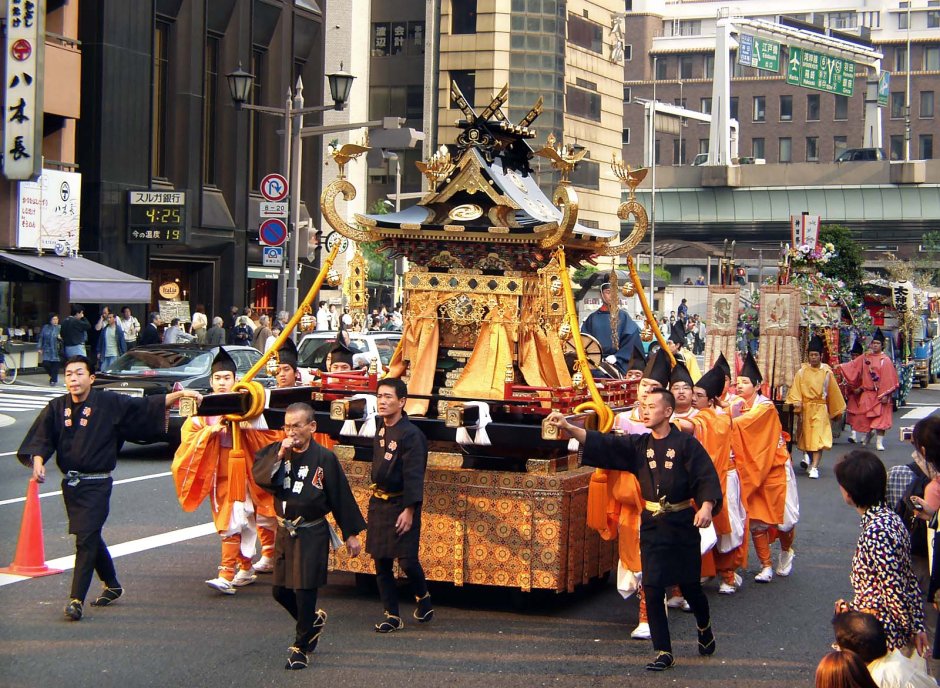 Фестиваль мальвы (Аой-Мацури) в Японии