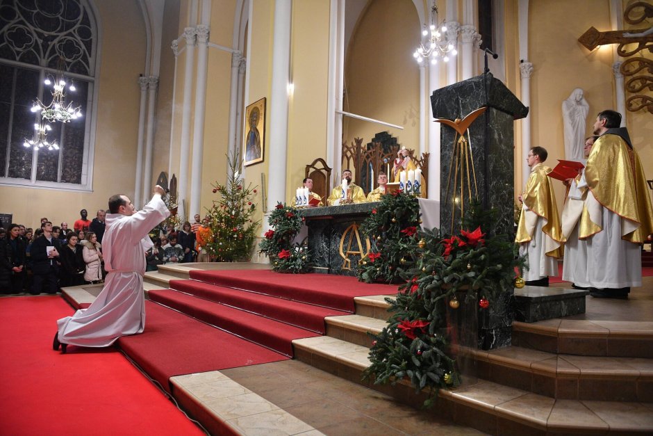 Венчание в соборе Непорочного зачатия Пресвятой Девы Марии Москва