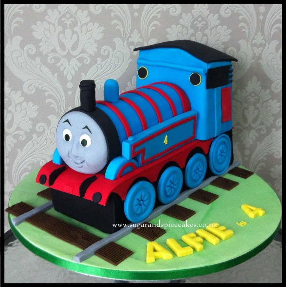 Торт с поездом детский