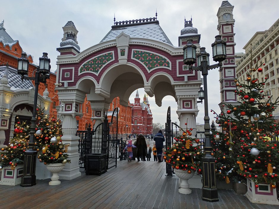 Купеческое Рождество на площади революции