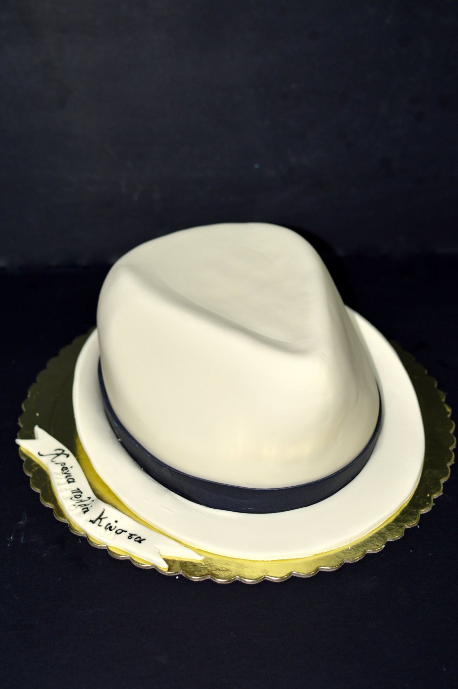 Мужская шляпа из мастики на торт