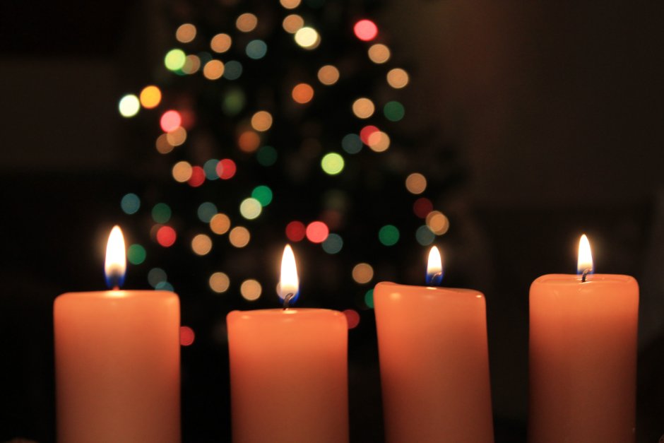 Свечи Адвента на Рождество в Англии