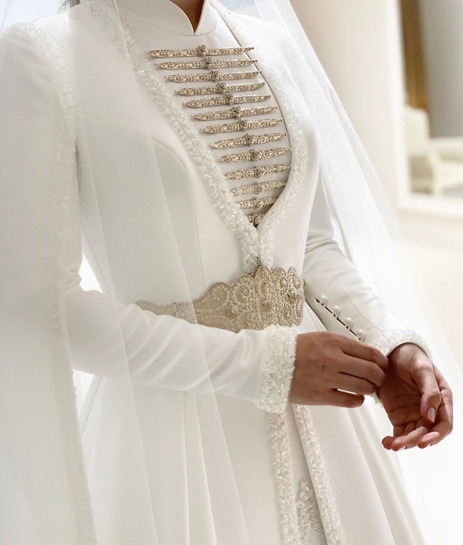 Свадебное платье с жакетом
