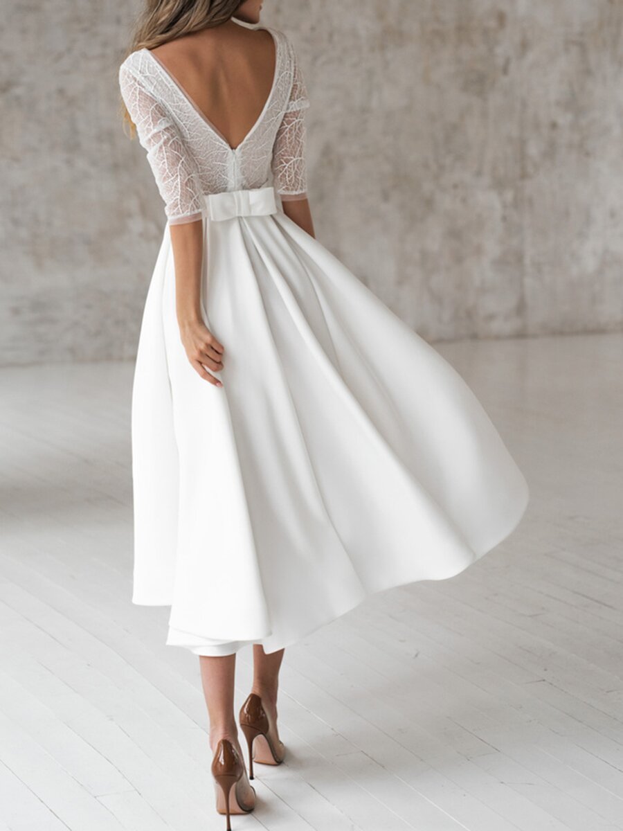 Стильное белое платье