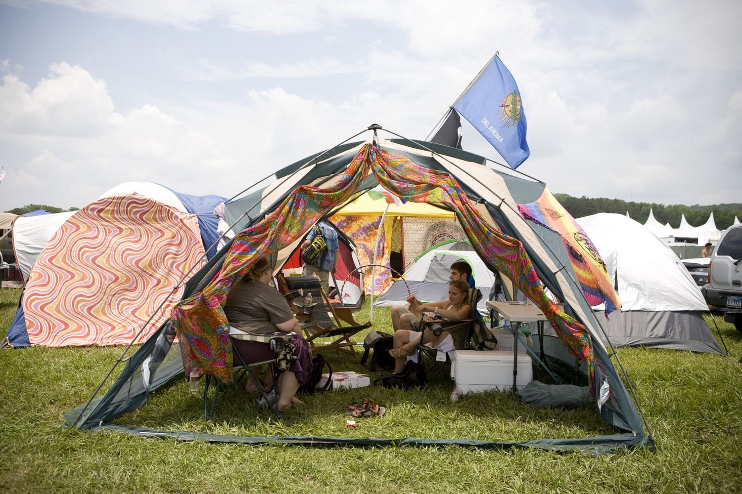 Camping music. Глэмпинг хиппи. Шатер Кемп фестиваль. Фестиваль с палатками. Фестивальные палатки.