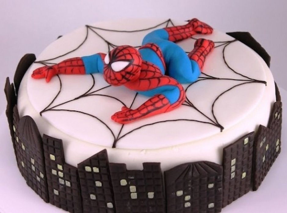 Шоколадный торт с человеком пауком