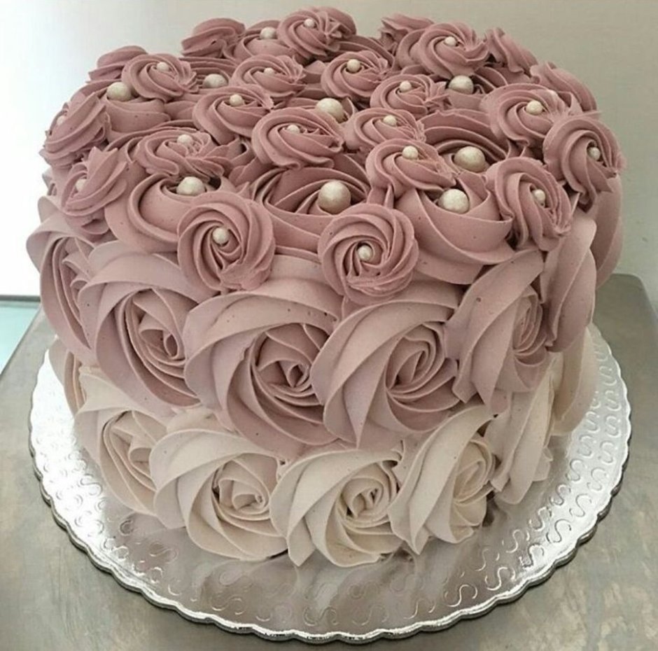 Декор торта кремовыми цветами
