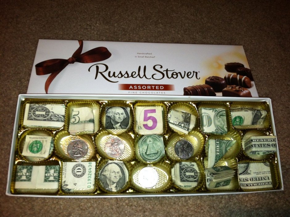 Коробка конфет с деньгами