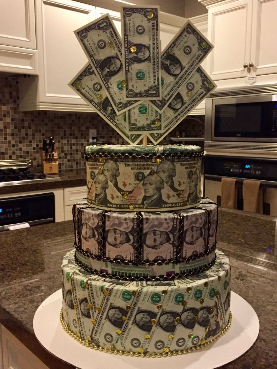 Свадебный торт из денег