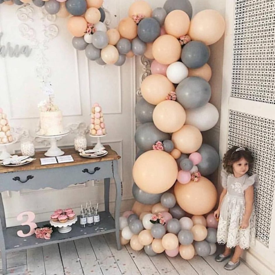Детская фотозона с шарами