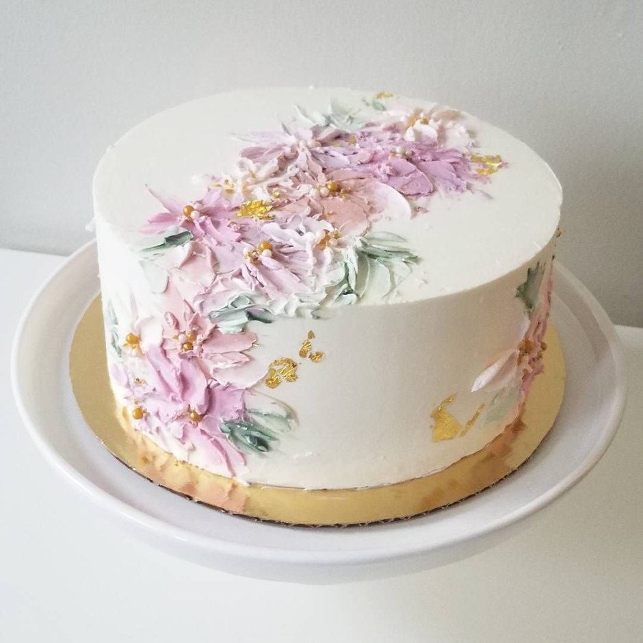 Торт в разрезе с цветами