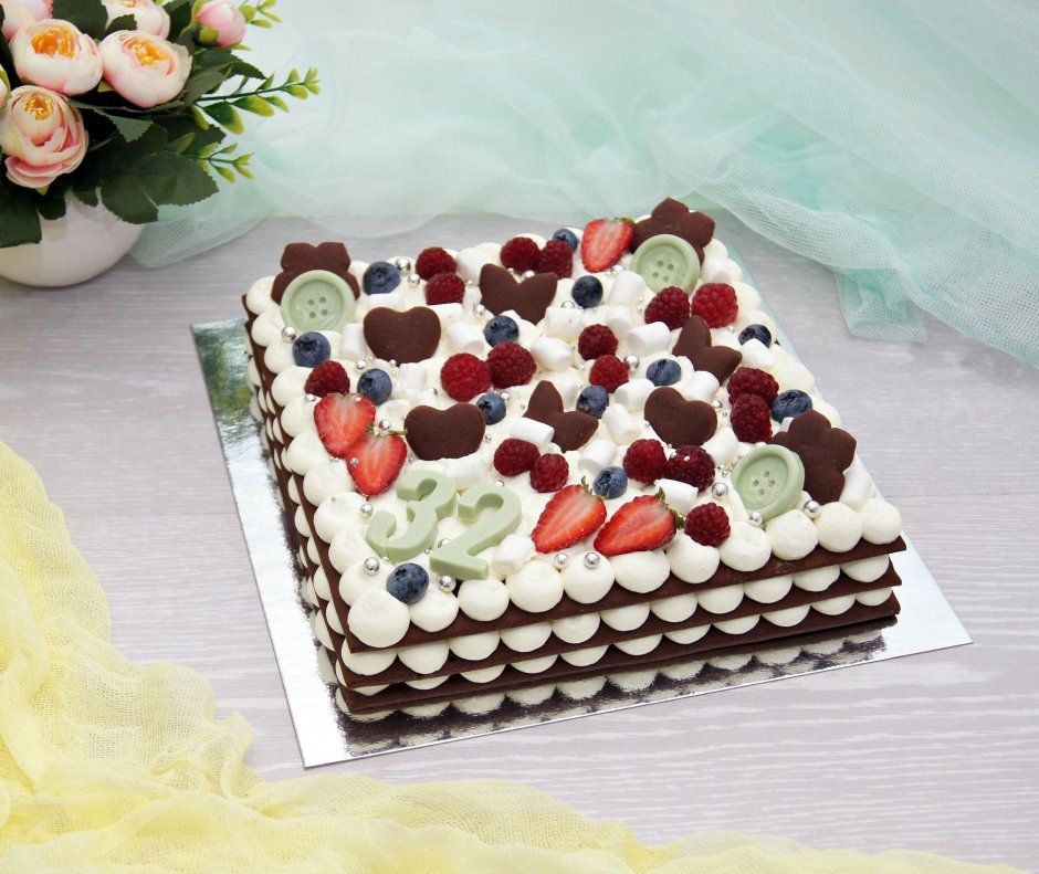 Торт для мужчины с цветами из крема