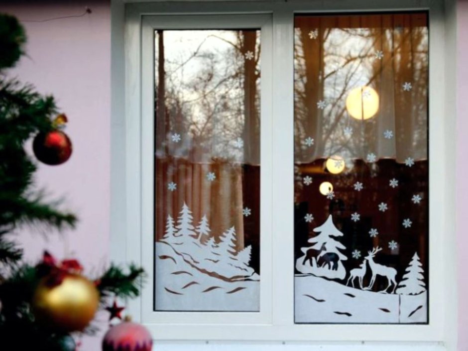 Новогодние композиции украшения на окна из бумаги