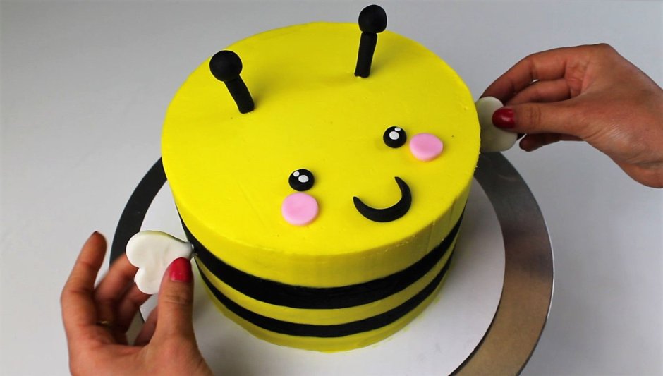 Украшение торта Пчёлками