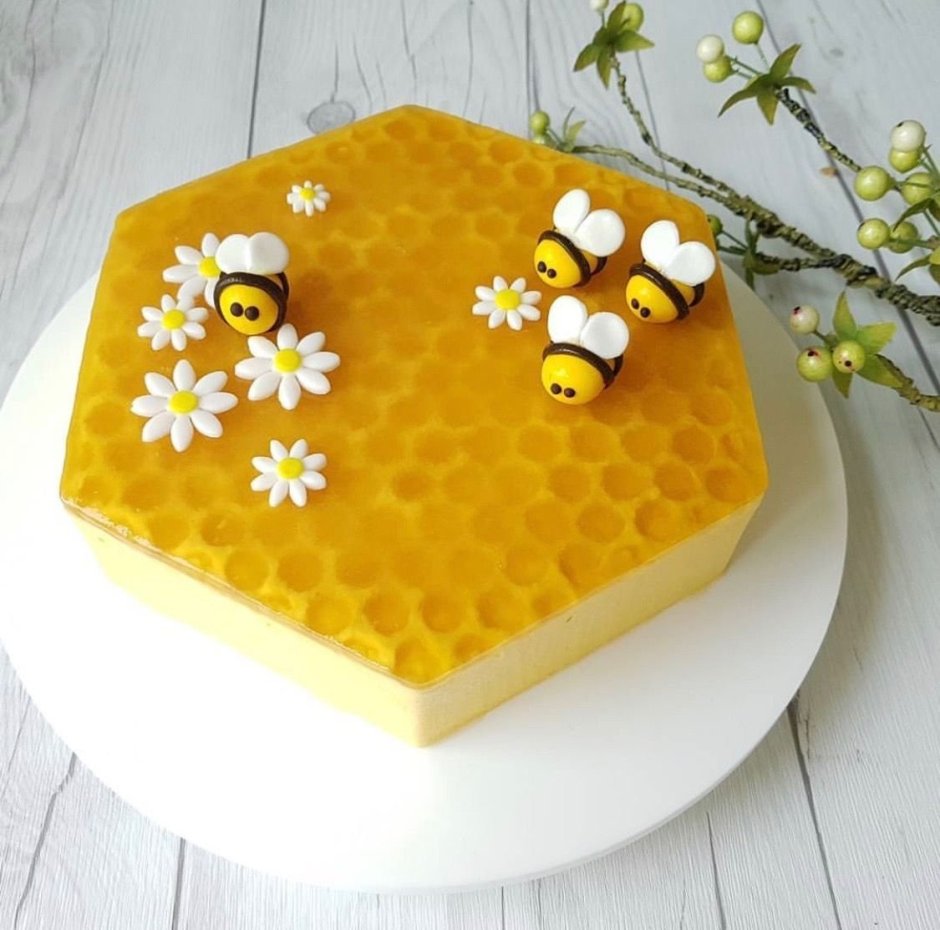 Пчелки из мастики для торта