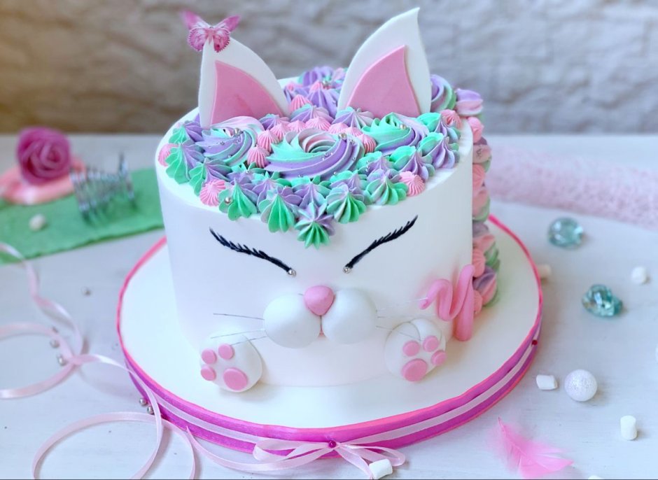 Торт с милым котенком
