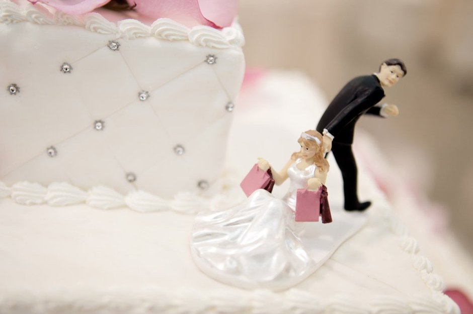 Украшение свадебных пирожных