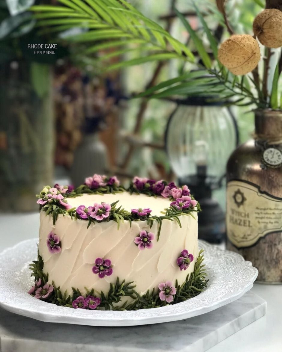 Украшение торта сухоцветами