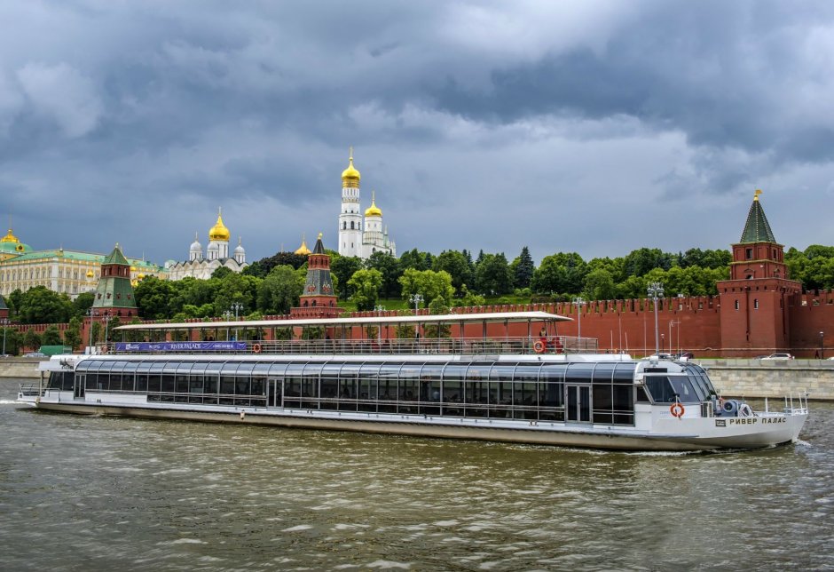 Ривер Палас теплоход Москва река