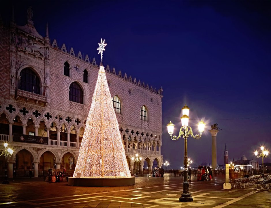 Рождественская елка в Венеции