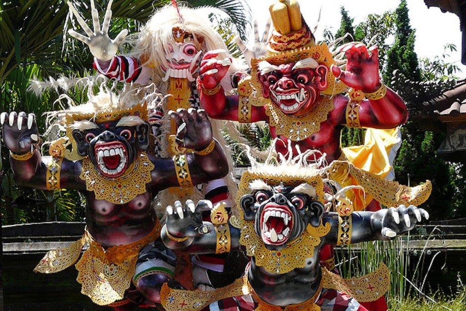 Парад ОГО ОГО на Бали