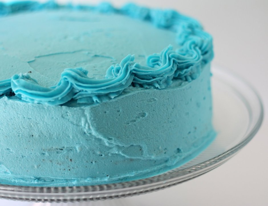 Нежно голубой торт для девочки