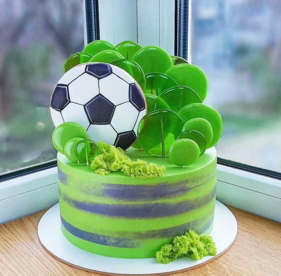 Торт футбольный из крема