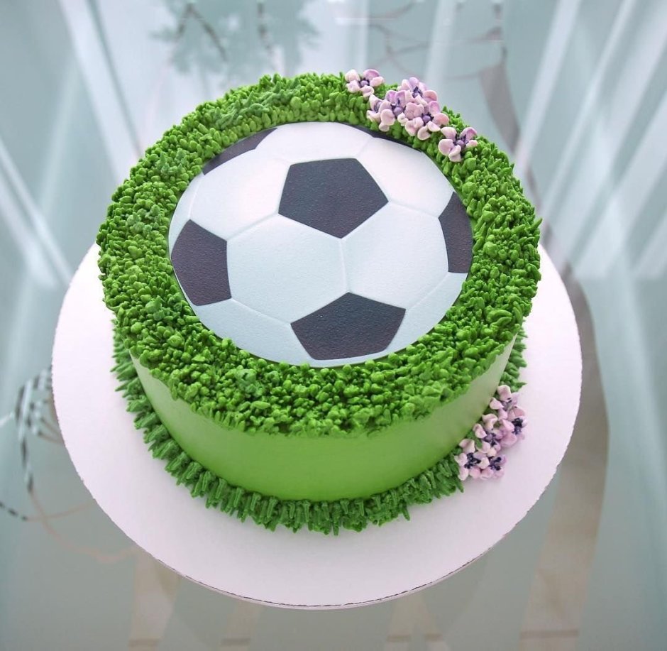 Торт футбольный мяч с футболистом