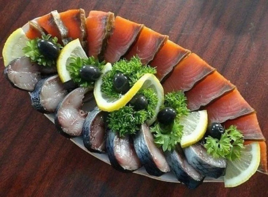 Украшение рыбы на тарелке