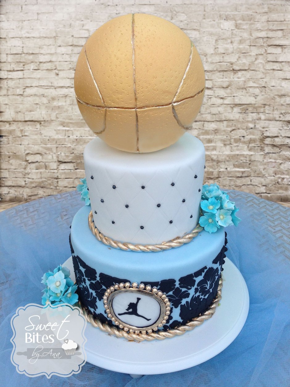 Торт с тематикой волейбола для девочки