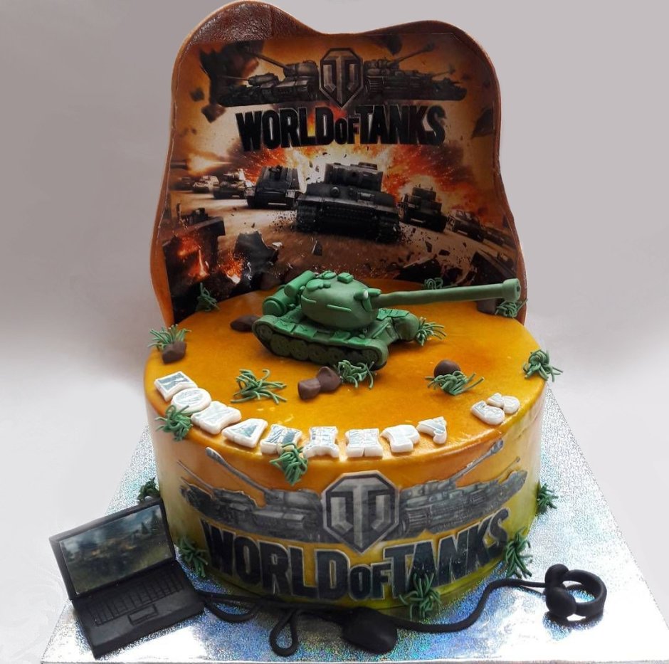 Двухъярусный торт с танками